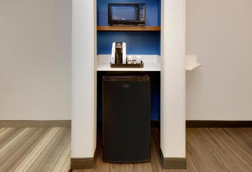 Номер Стандарт, Holiday Inn Express & Suites   Denton North, An Ihg