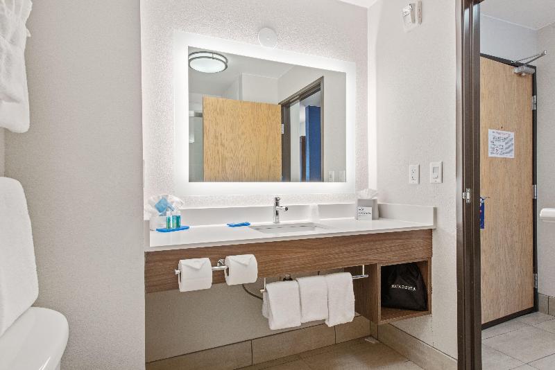 스탠다드 룸 킹사이즈 침대, Holiday Inn Express West Valley City, An Ihg