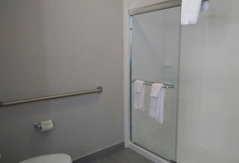 Номер Executive, La Quinta By Wyndham Jamestown
