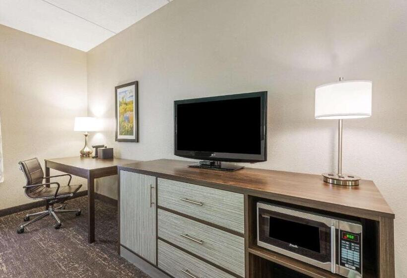 Номер Executive, La Quinta By Wyndham Jamestown