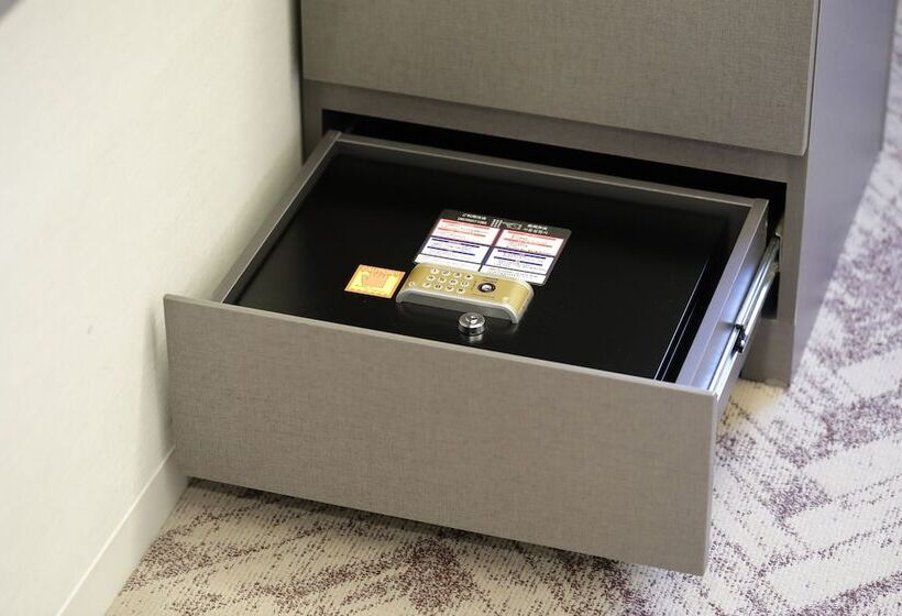 Quarto Deluxe, Nihon Seinenkan