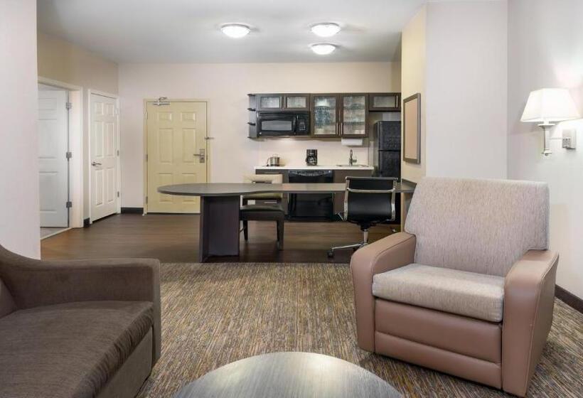 キングサイズベッドのスイートルーム, Candlewood Suites Athens, An Ihg