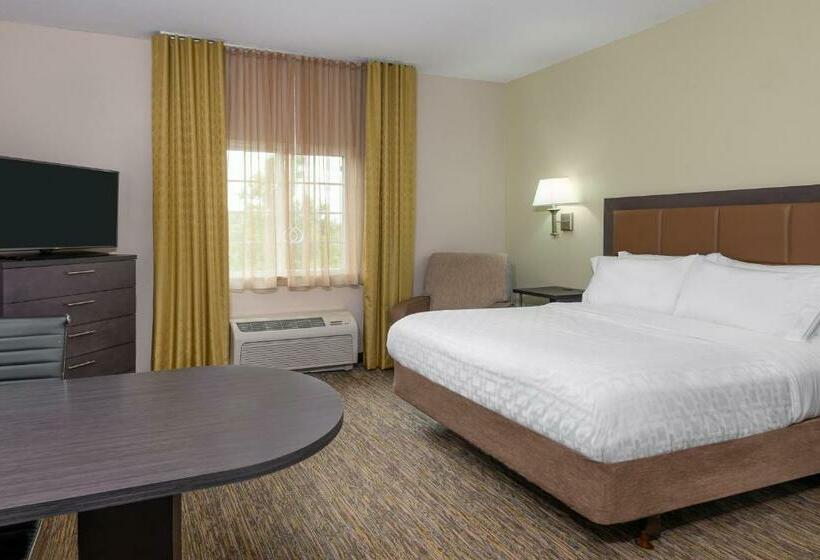 スタンダードスタジオ, Candlewood Suites Athens, An Ihg