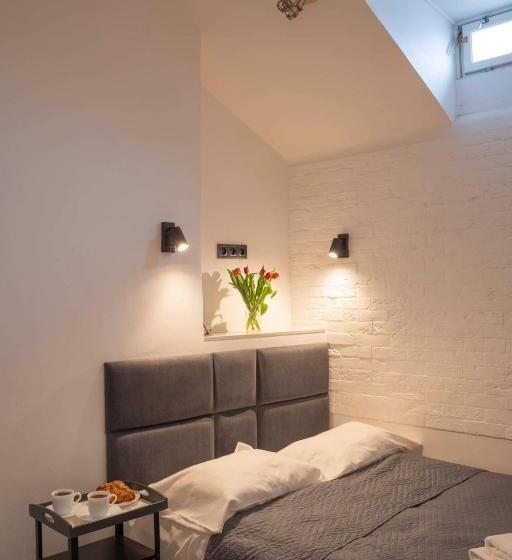 Quarto Estandar Banheiro Compartilhado, New World St Hostel And Private Room