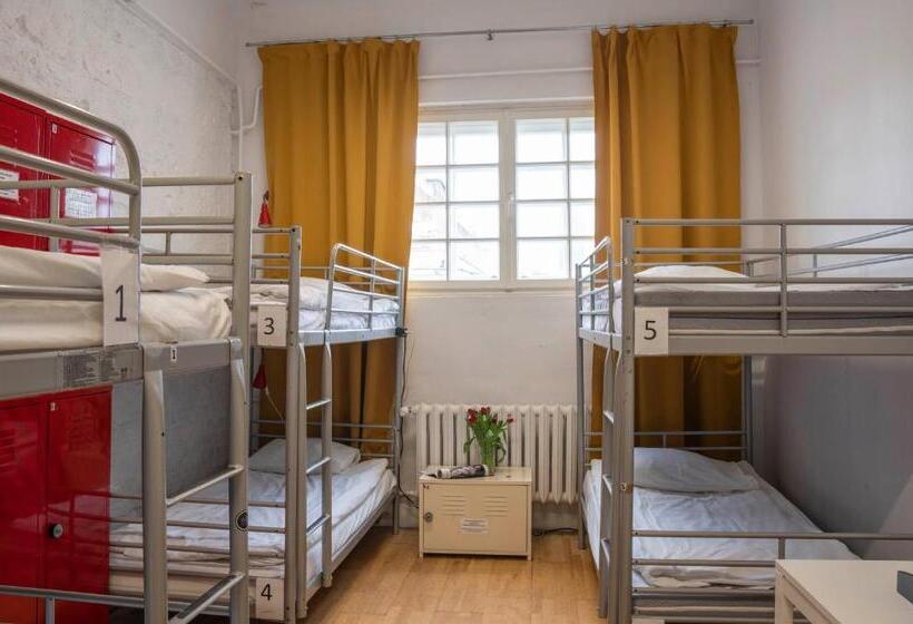 Cama em Quarto Compartilhado, New World St Hostel And Private Room