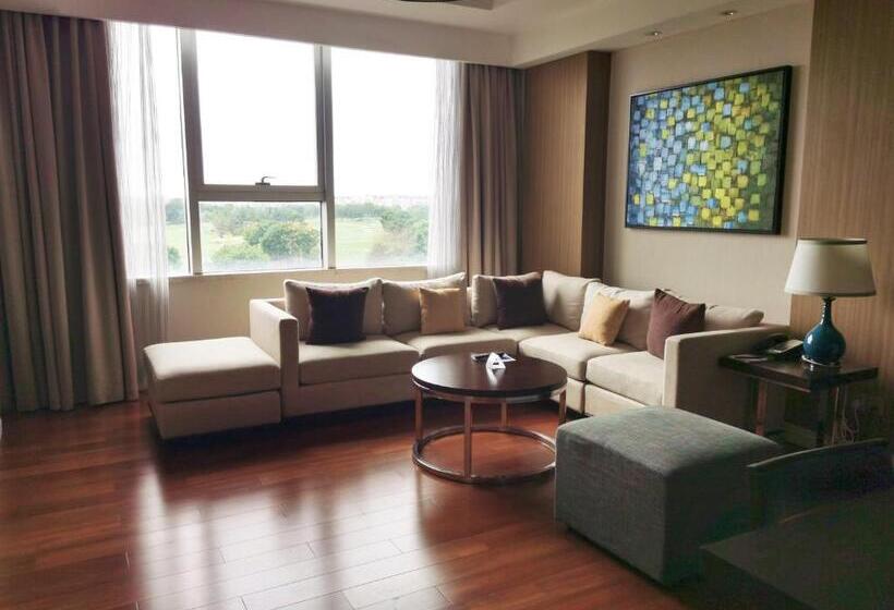 سوئیت با چشم‌انداز زمین گلف, Crowne Plaza Shanghai Anting Auto City