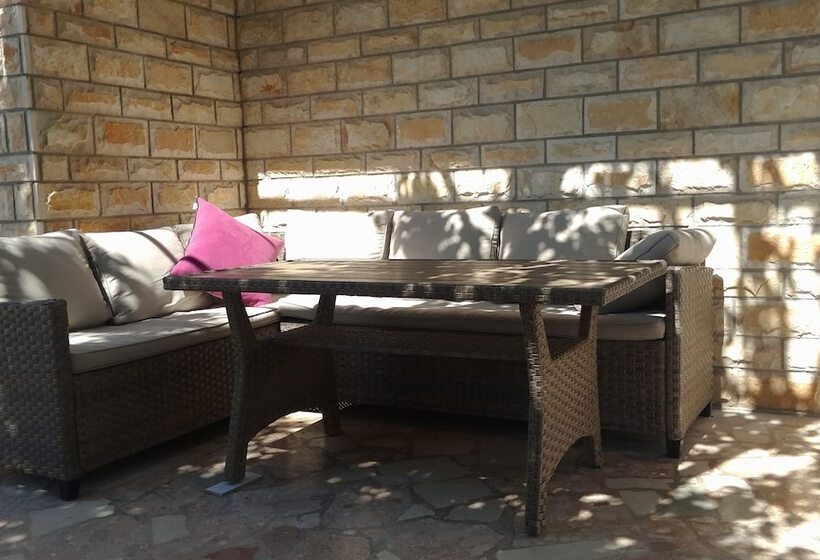 آپارتمان 1 خوابه همکف, Villa Roza