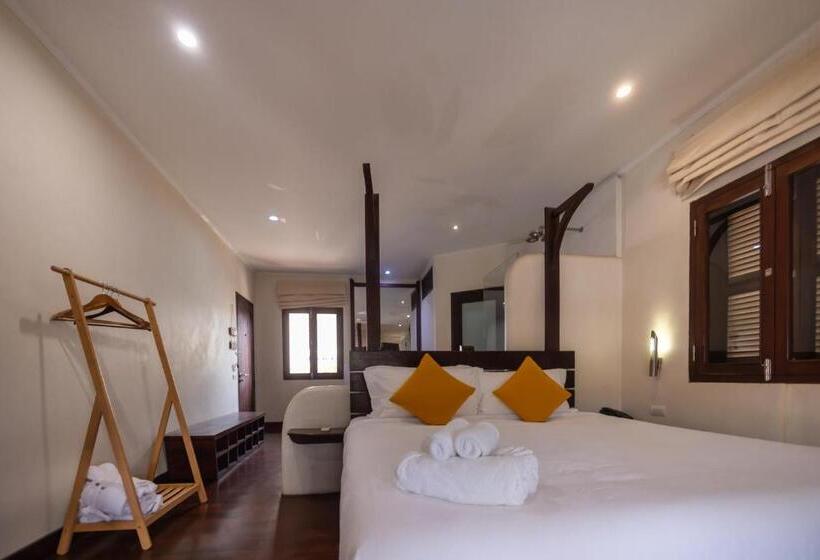 디럭스 스위트, Ancient Luang Prabang