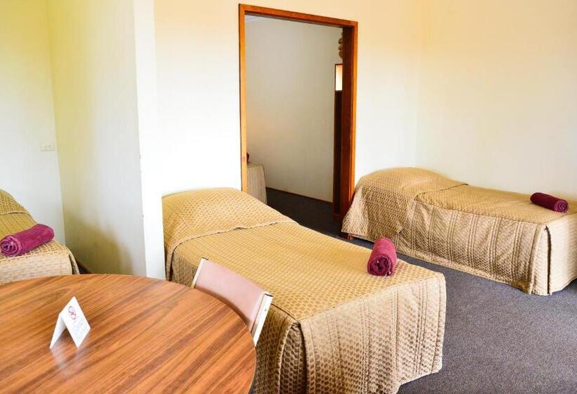 Семейный Номер, Erldunda Desert Oaks Resort