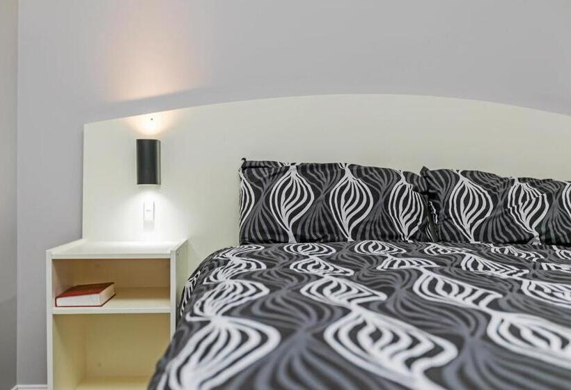 Представительский семейный номер, Erldunda Desert Oaks Resort