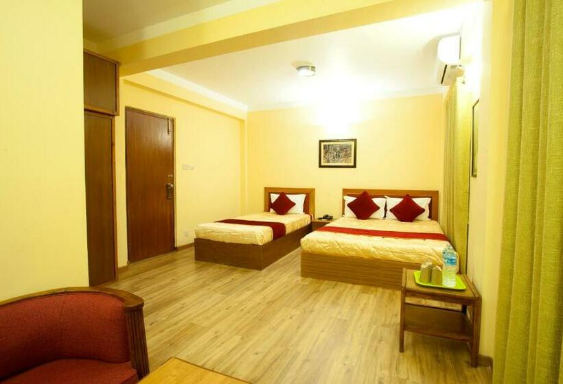 Family Suite, Royal Astoria Hotel