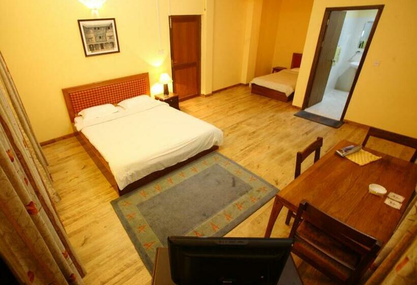 Family Suite, Royal Astoria Hotel