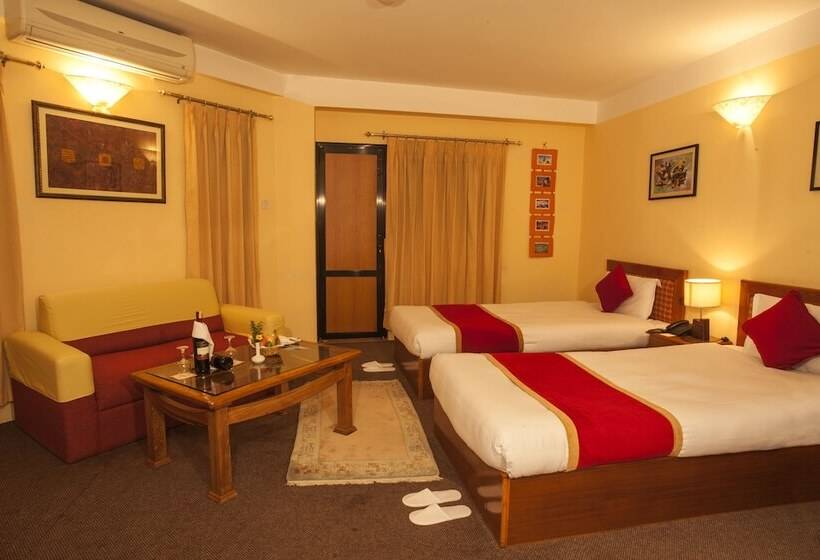 Deluxe Room, Royal Astoria Hotel