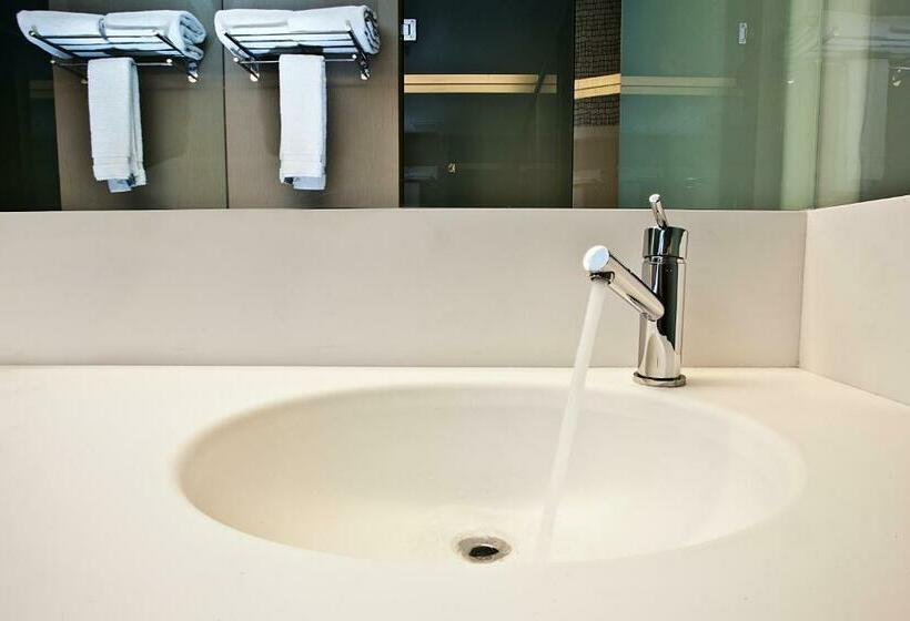 اتاق استاندارد سه نفره, Two Hotel Buenos Aires