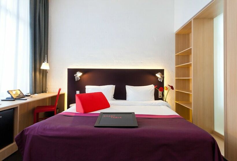 سوییت جونیور, Azimut Hotel Tulskaya Moscow