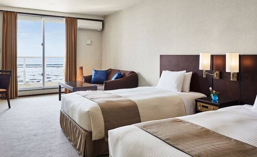 オーシャンビューのプレミアムルーム。, Cypress Resort Kumejima