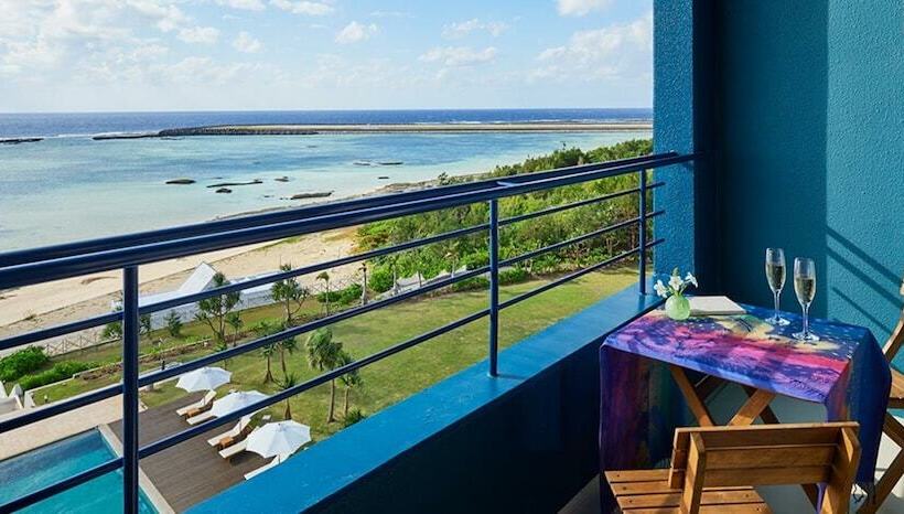 オーシャンビューのプレミアムルーム。, Cypress Resort Kumejima