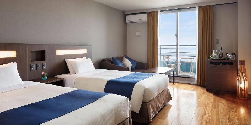 オーシャンビューのプレミアムルーム。, Cypress Resort Kumejima