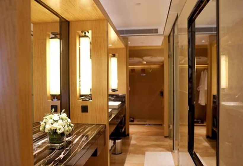 سوییت اجرایی, Hilton Zhongshan Downtown