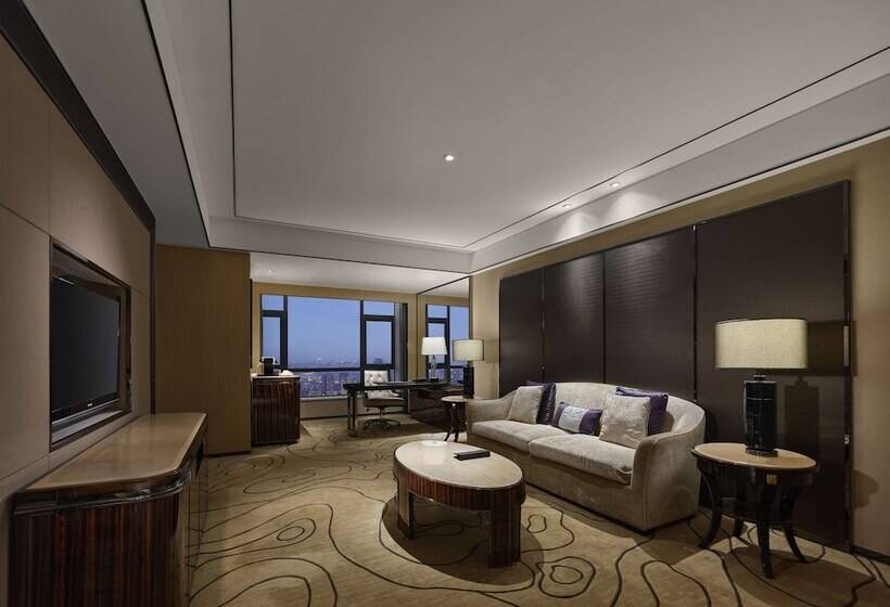 سوییت اجرایی, Hilton Zhongshan Downtown