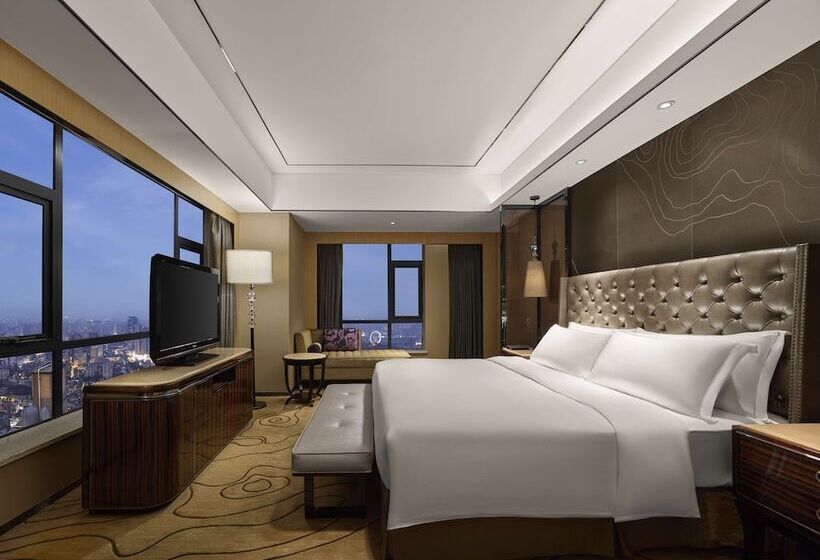 سوییت اجرایی, Hilton Zhongshan Downtown