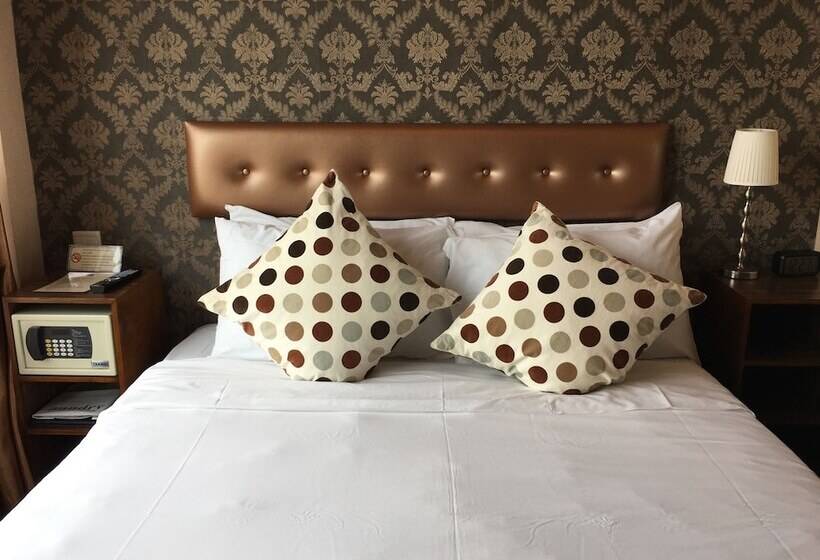 اتاق استاندارد با تخت دوبل برای معلولان, Ramada Hong Kong Harbour View