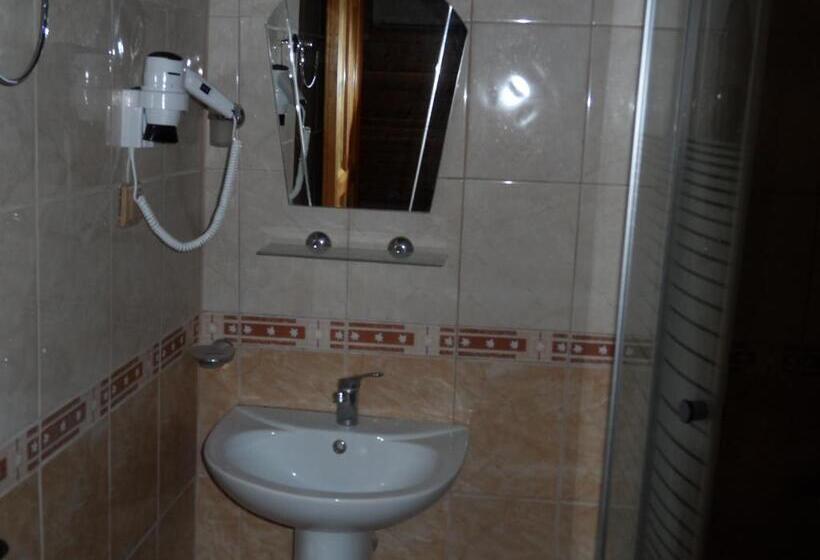 بانگلوی استاندارد, Ugur Pansiyon Bungalows