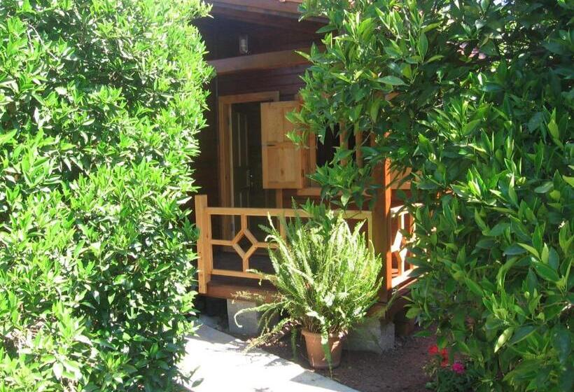بنگله خانوادگی, Ugur Pansiyon Bungalows