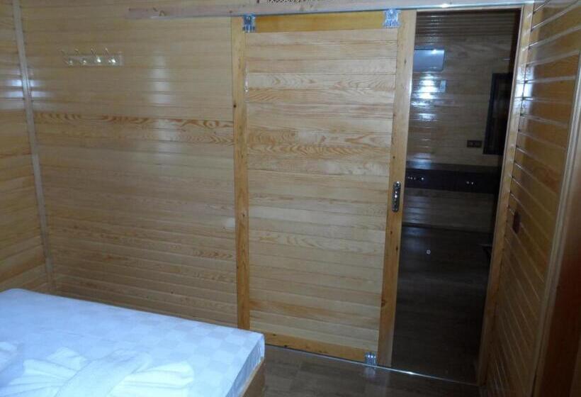 بنگله خانوادگی, Ugur Pansiyon Bungalows