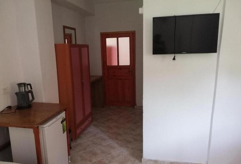 اتاق خانوادگی, Ugur Pansiyon Bungalows