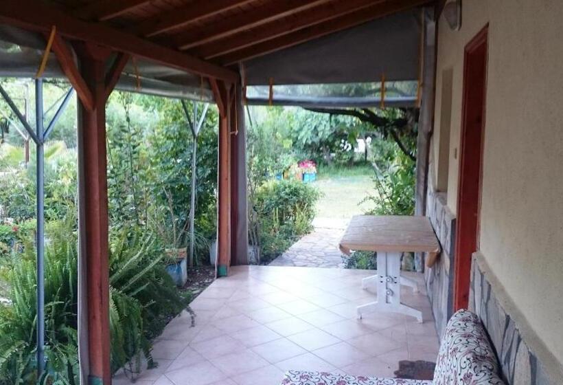 اتاق خانوادگی, Ugur Pansiyon Bungalows