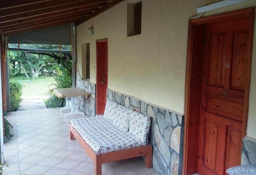 اتاق خانوادگی, Ugur Pansiyon Bungalows