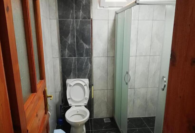 اتاق خانوادگی, Ugur Pansiyon Bungalows