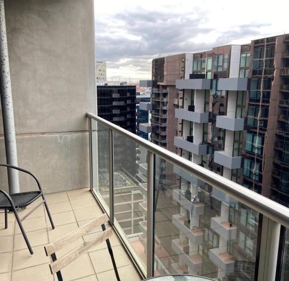 آپارتمان اجرایی 1 خوابه, Akom At Docklands
