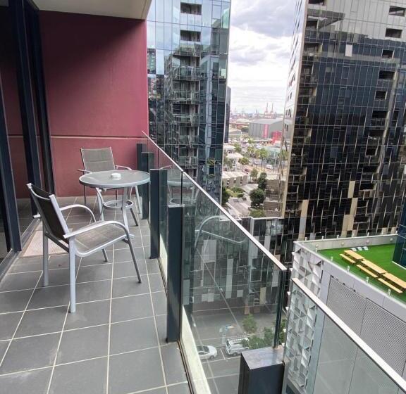 آپارتمان اجرایی 1 خوابه, Akom At Docklands
