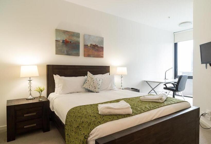 2 Bedroom Apartment with Views, Akom At Docklands