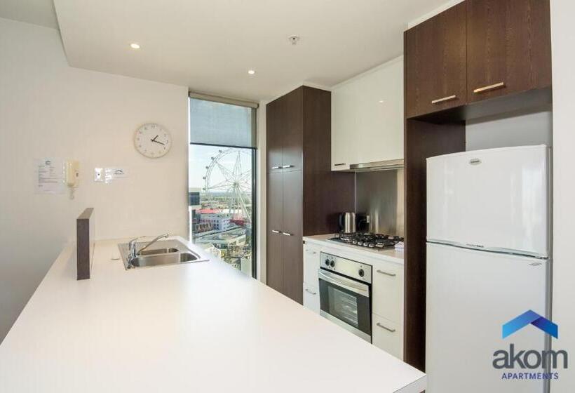2 Bedroom Apartment with Views, Akom At Docklands