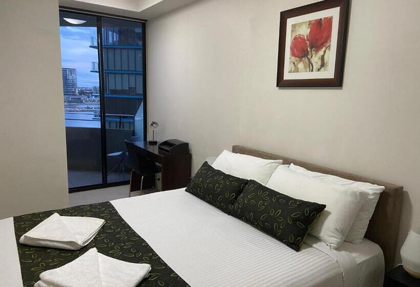 2 Bedroom Apartment with Views, Akom At Docklands