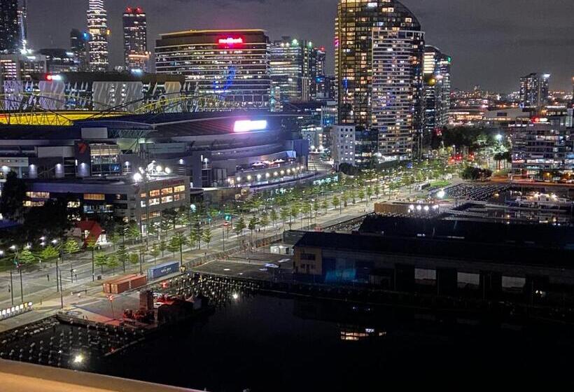 آپارتمان دلوکس 3 خوابه, Akom At Docklands