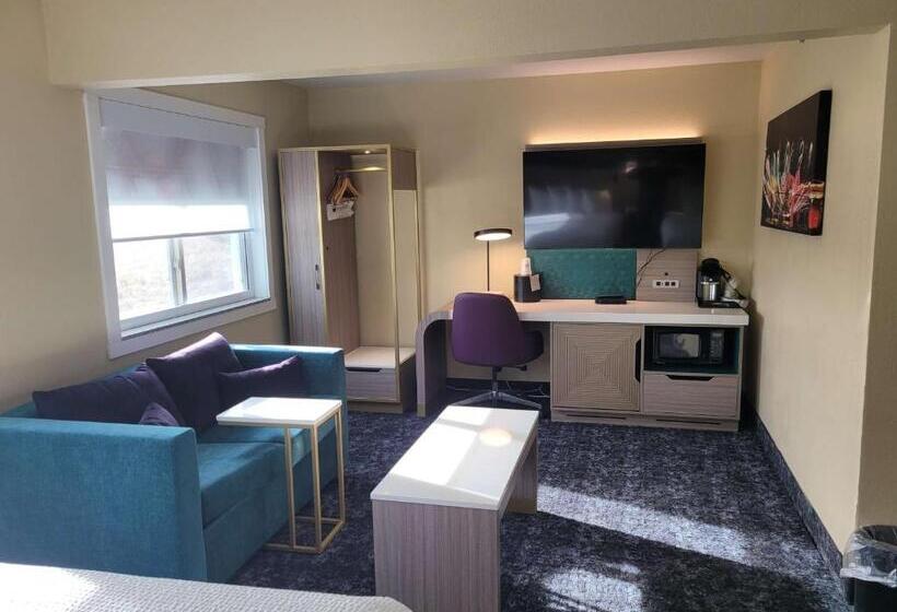 Люкс, Best Western Plus Altoona Inn