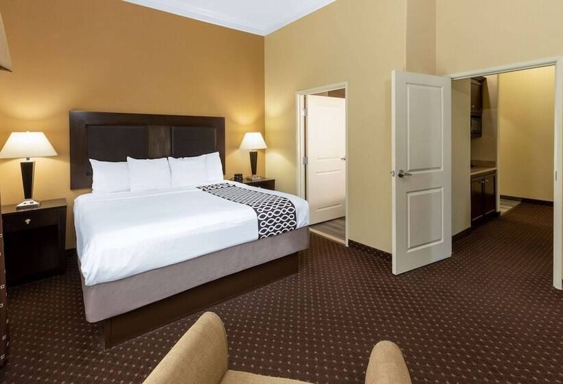 Люкс Повышенной Комфортности, La Quinta By Wyndham Houston New Caney