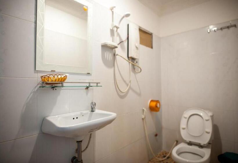 غرفة قياسية مزوَّدة بشُرفة, Rs Ii Guesthouse
