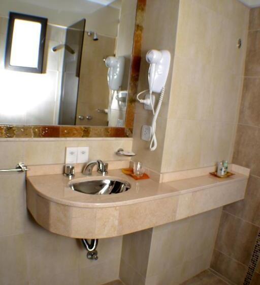 اتاق اجرایی, Kube Apartments Express