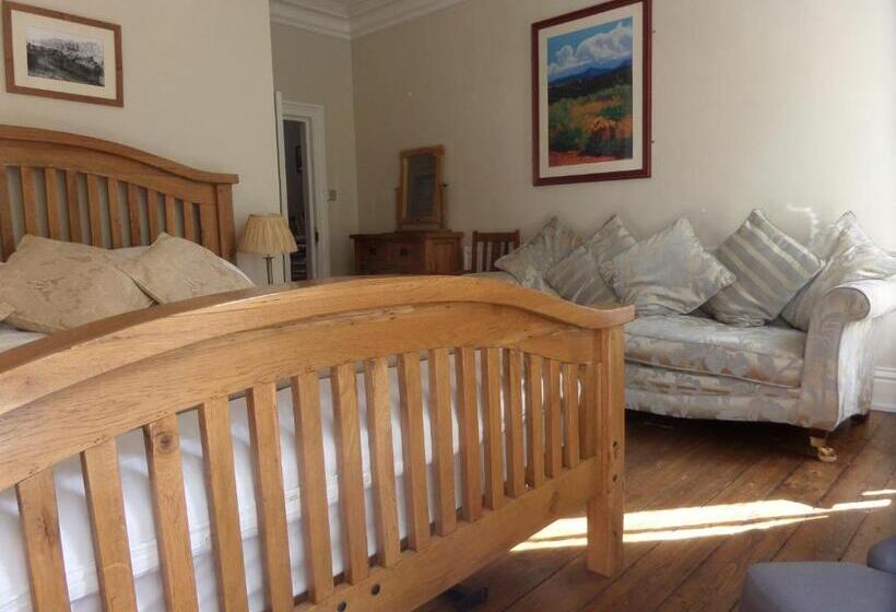 اتاق لوکس با تخت بزرگ, Broomfield House