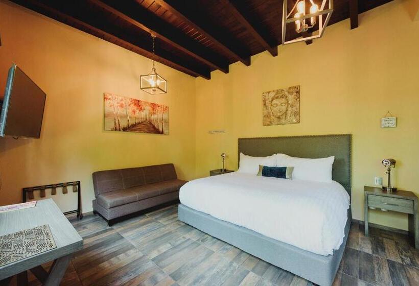 سوییت, Loto Azul Hotel & Spa