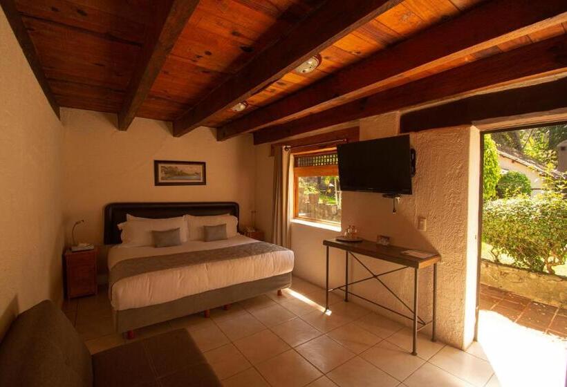 سوییت جونیور, Loto Azul Hotel & Spa