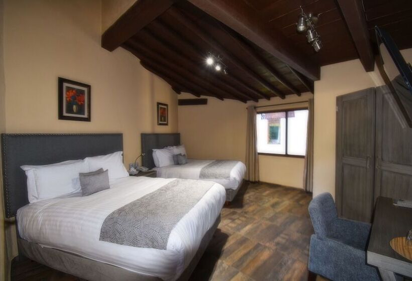 سوییت جونیور, Loto Azul Hotel & Spa
