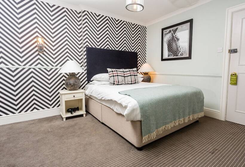 اتاق استاندارد سه نفره, White Hart, Newmarket By Marston's Inns