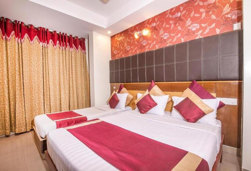 Superior Driepersoonskamer, Aishwarya Residency
