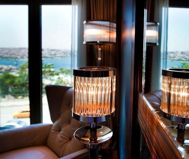 اتاق سوپریور با چشم‌انداز, Radisson Blu Hotel Istanbul Pera